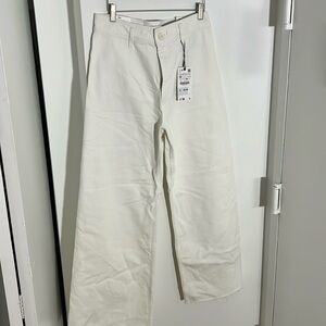 Zara Marine Straight in Off White Pant. Size 10.